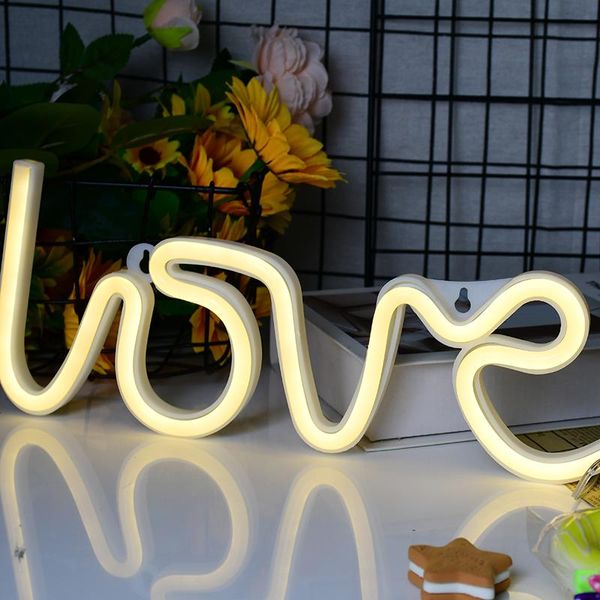 Decoração de festa Creative Love Shape Led Neon Light Wedding Wedding Day Lamp Sign Night Battery Powered