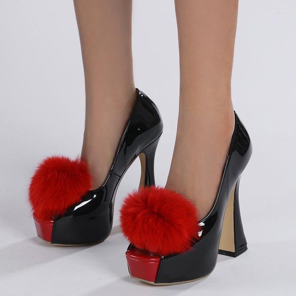 Kleid Schuhe 117465 Schwarze Super-High Heels Damen Fishmouth Bankett Rote Plüschkugel Große Sandalen mit dickem Absatz