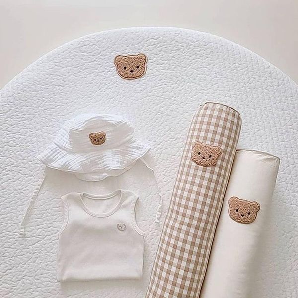 Travesseiro /inseto decorativo de algodão bordado urso cilíndrico com conforto de bebê nascido na cama infantil travesseiros lombares