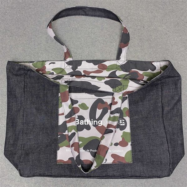 Chaopai Fashion APC HandbagCo-Branding Doppelseitige dicke Denim-Camouflage-Segeltuch Tragbare One-Shoulder-Leinentasche Modetasche Einkaufstasche