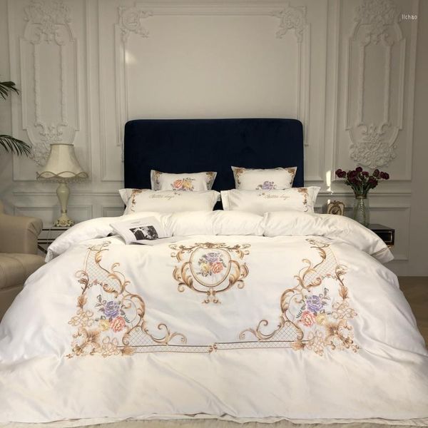 Set di biancheria da letto Ricamo bianco di lusso 60S Set di seta lavata in raso Copripiumino in cotone Biancheria da letto Lenzuolo con angoli Federe Biancheria da letto