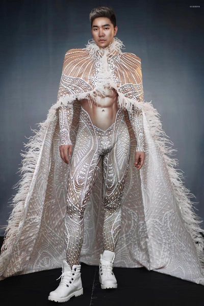 Stage Wear Luxury White Feather Long Cloak Pattern Tuta da festa da donna Costumi da spettacolo per la celebrazione della sera Tute