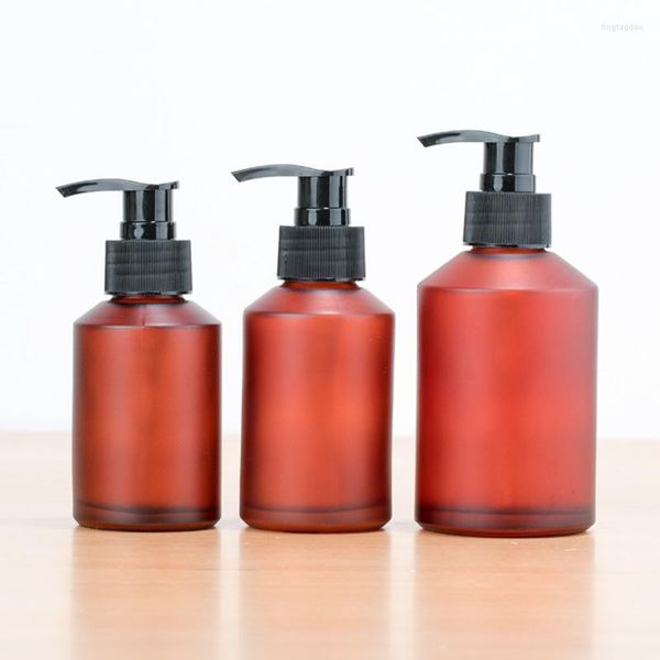 Bottiglie di stoccaggio 1Pcs Personalizzato 120/200ml Bottiglia di vetro ambrato smerigliato con pompa per shampoo lozione Balck 4OZ Cura della pelle Liquido vuoto ricaricabile