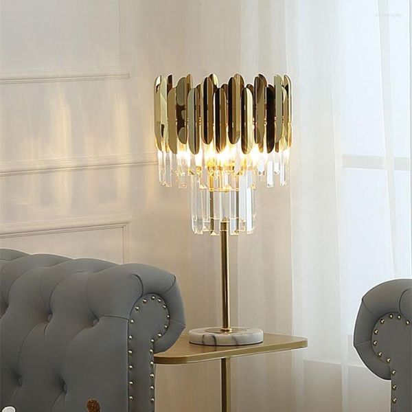 Lampade da tavolo Lampada moderna di lusso in cristallo Soggiorno Camera da letto Comodino Lampada da lettura El Decorazione LED di alta qualità per interni