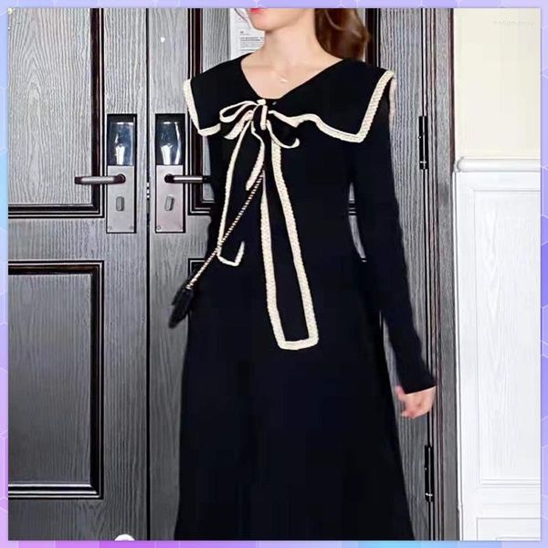 Abiti casual Abito da donna pieghettato lavorato a maglia Primavera Autunno Donna Francese Vintage Navy Colletto Pizzo Papillon Decorazione Vita alta Vestido