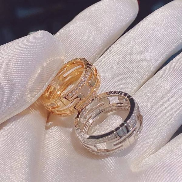 Buigari Lapp Clip серия дизайнерские кольцо для женщины Hollow Out для Mangold, покрытого 18 тыс. Высоко высокого качества роскошных украшений изысканный подарок 020