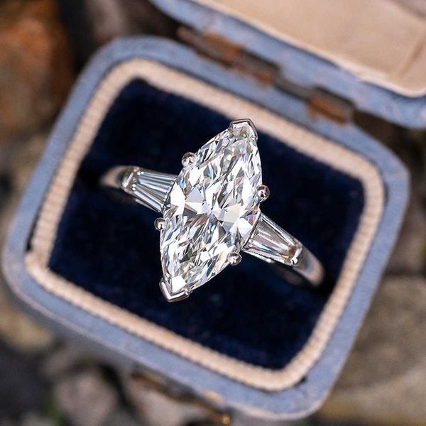 Anéis de banda Huitan clássico estilo atemporal anéis de casamento para mulheres simples elegante marquise cúbica zircônia eternidade jóias femininas atacado AA230306