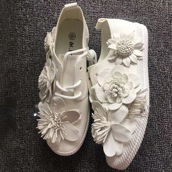Elbise ayakkabı yaz çiçek rahat ayakkabılar yüz moda pedal tembel kadın kemer Kore versiyonu küçük beyaz 230307
