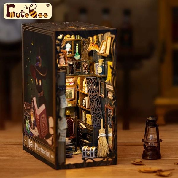 Doll House Acessórios CutebeeBee Diy Book Nook Kit Miniature Book Nook com Touch Light Model Building Adults for Christmas Decoration Magic Pharmacist 230307