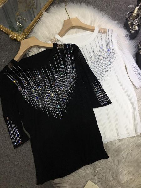 T-shirt da donna Stili europei Camicia in maglia di lusso con diamanti per donna Estate 2023 Mezza manica sottile Casual Streetwear Moda coreana Top Y2K