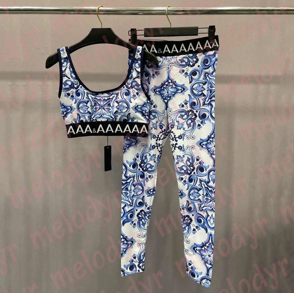 Set di pantaloni da yoga firmati per donna T-shirt sportive con stampa di moda Lettera Leggings con fettuccia Tuta da allenamento per esterni