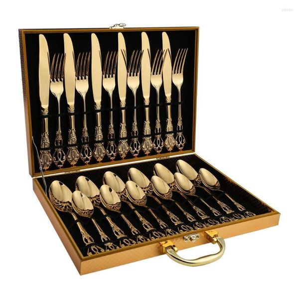 Set di stoviglie Nordic Servizio da tavola completo di piatti 24 pezzi Set di posate in metallo dorato con sbalzo Coltello da bistecca Forchetta Cucchiaio Luxury Intagliato occidentale