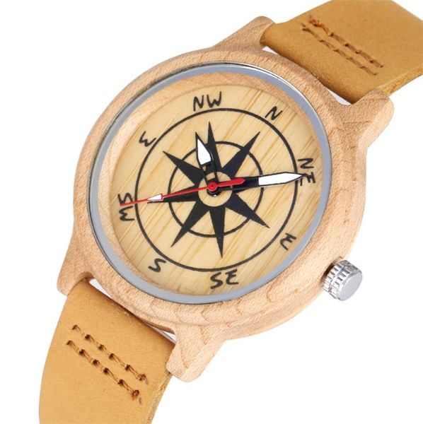 Relógios de pulso Maple Wood Compass Direcoração redonda Dial redonda Receptores de madeira homens mulheres relógios de couro genuínos Banda de quartzo Watchwatch