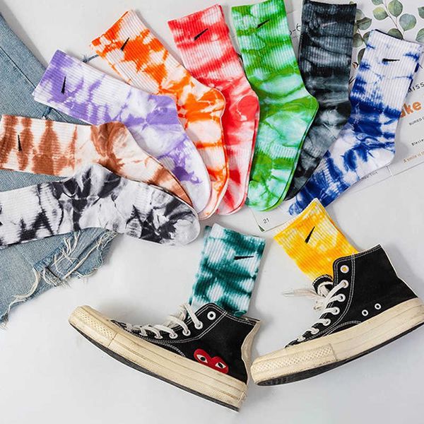 Calzini da uomo Calzini a tubo in cotone da donna Calzini da basket in stile street sports Nuovi prodotti per l'autunno e l'inverno Calzini a tubo medio tie-dye spessi