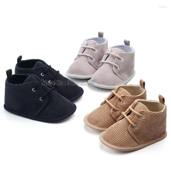 First Walkers Baby-Kleinkind-Jungen, gerippt, solide, weiche Sohle, Krippenschuhe, Turnschuhe, Größe geboren bis 18 Monate