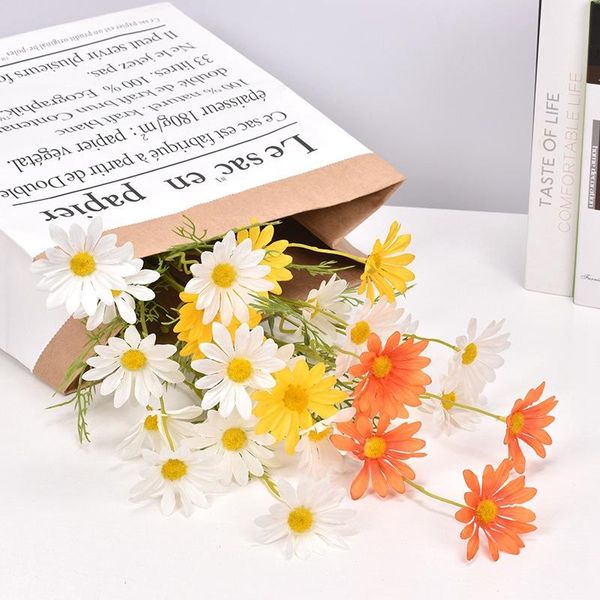 Flores decorativas grinaldas Daisy Flor artificial Touch real 5 cabeças Bouquet Fake for Wedding Home Office DecorationDecorative