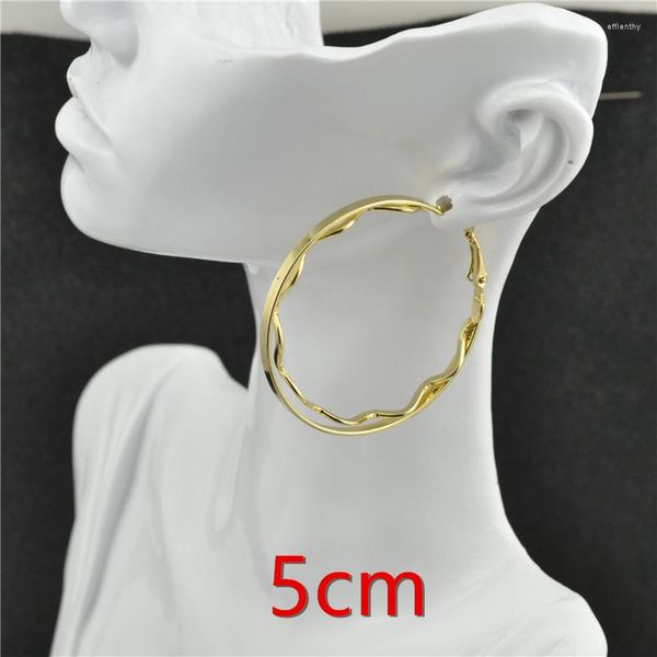 Brincos de costas presos nas orelhas para mulheres acessórios de jóias de moda Big Circle Gold Bating Diâmetro 5cm Young Ladies