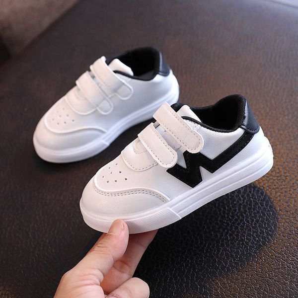 Athletic Outdoor New Fashion Alta qualità Ragazzi White Toddler Sneaker Scarpe basse per bambini Casual Baby Kids Baby Girl Shoes Scarpe da corsa per bambini AA230325