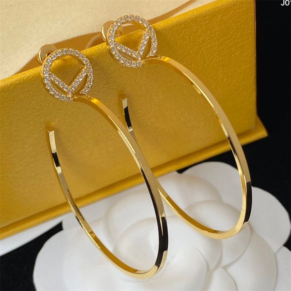 Brincos de designer de orelha de luxo brincos de pérola de moda brincos de diamante designer para mulheres brincos de argola ornamentos jóias