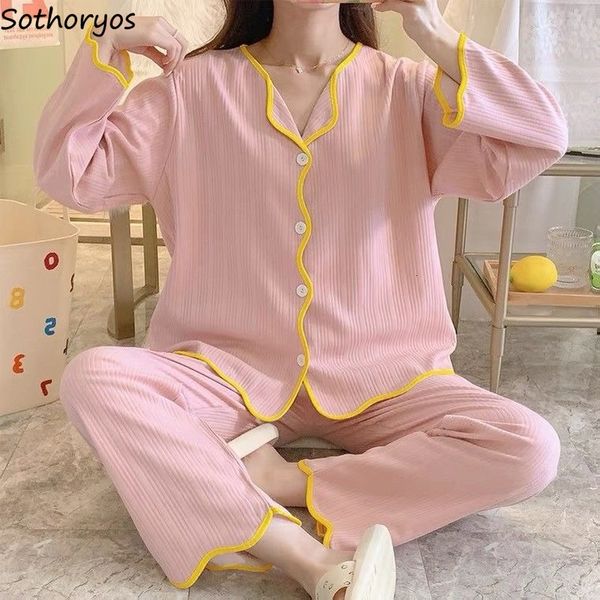 Женская пижамная пижама устанавливает женские стильные стильные удобные сладкие волнистые кружевные кружевные изделия.