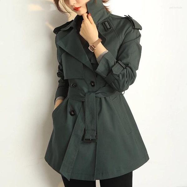 Trench da donna Giacca a vento piccola 2023 Moda primaverile Cappotto inglese verde scuro Versatile Giacche doppio petto Donna