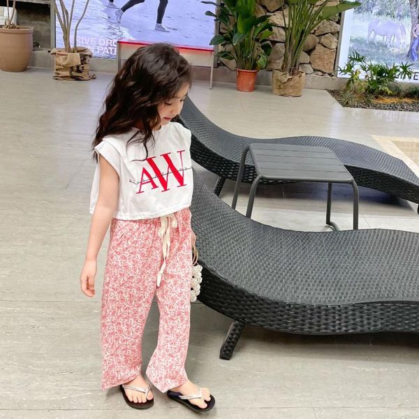 Одежда наборы летнего прибытия девочки модные письма 2 штуки для подготовки брюки детские корейские дизайнерские наряды для девочек наряды одежды