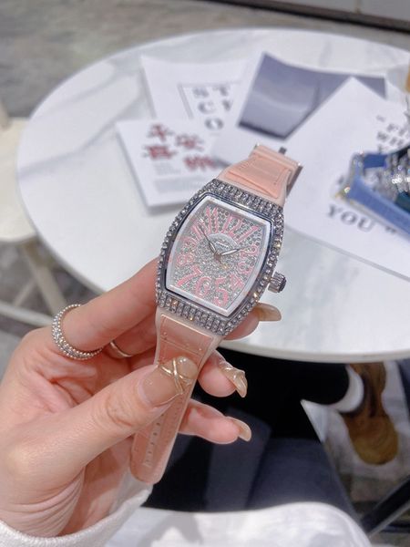 Orologi da polso per 2024 orologi da donna tre punti da 32 mm orologio top lussuoso marchio di lusso Diamond Lady Accessori Tonneau Fashion Franck