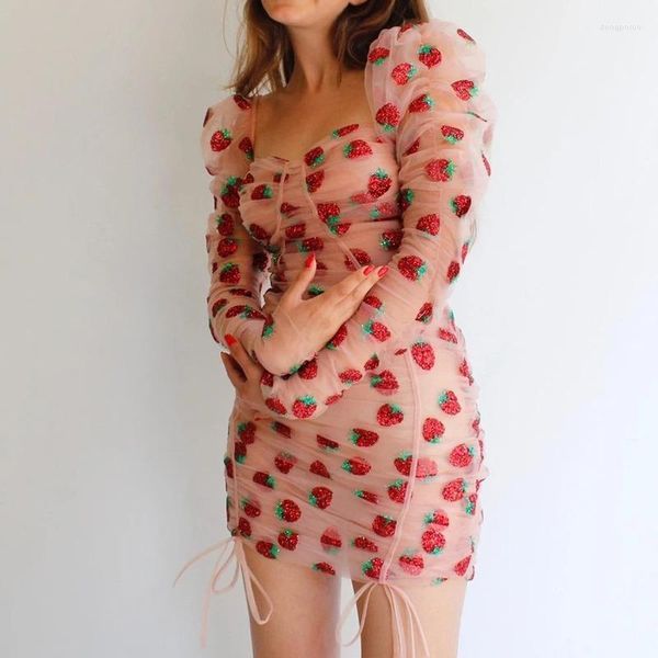 Casual Kleider Rosa Erdbeere Mesh Für Frauen Mode Süße Französisch Stil Plissee Bodycon Quadrat Kragen Spitze Up Wrap Squins Mini kleid
