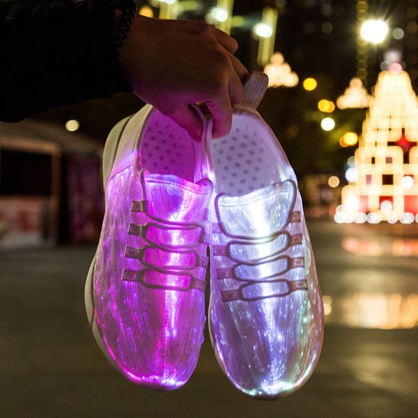 Turnschuhe UncleJerry Fiber Optic Schuhe für Kinder Jungen Mädchen Led USB wiederaufladbar leuchten Erwachsene Leichtgewicht 230309