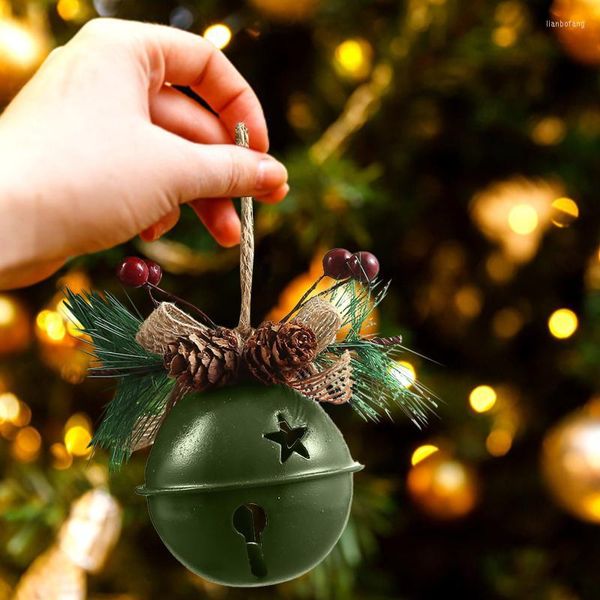 Figurine decorative Oggetti Ghirlanda innevata con bacche Campane di Natale Jingle natalizio Mini ornamenti a sfera d'argento Palline rosseDecorativo