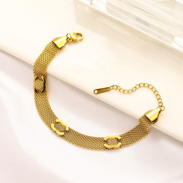 Дизайнерские браслеты C-Letter Chains Classic Never Fade Women Bangle 18K Позолоченная нержавеющая сталь Выдалбливают подарок для влюбленных Браслет-манжета Цепочка Дизайнерские украшения