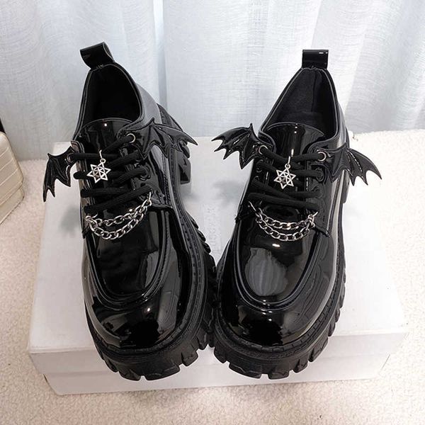 Plataforma de cadeia de metal de sandália Lolita Sapatos góticos Mulher 2023 Spring College Style Patent Leather Bomba Women Japan School Uniforme 230302