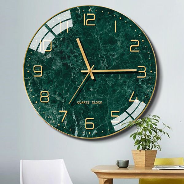 Orologi da parete Orologio da parete nordico di lusso Design moderno Vetro Oro Soggiorno Orologi da parete silenziosi Decorazioni per la casa Orologi creativi in marmo Idee regalo 230310