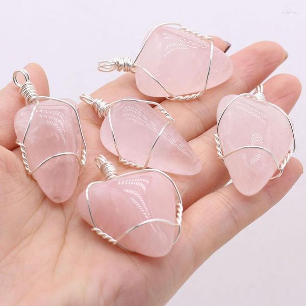 Colares pendentes naturais semipreciosos de pedra rosa quartzo irregular Triângulo sinuoso Charms para jóias que produzem um colar de DIY AcessóriosPenda