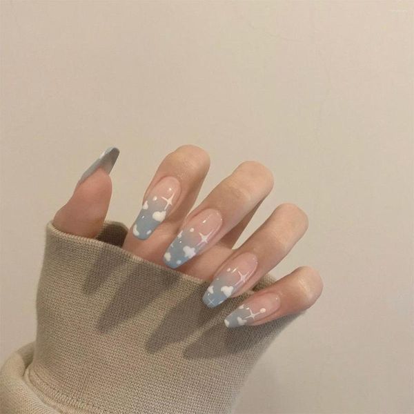 Unghie finte Blue Sky Cloud Nail Wear Art Finished Soft Fake Long Patch 24 pezzi / scatola