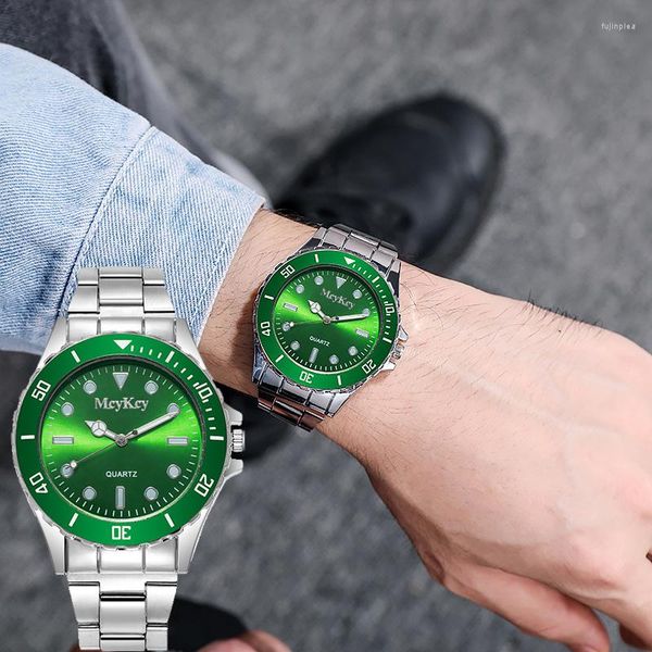 Armbanduhren Leuchtende Herrenuhr Grüne Mode Herrenuhren Geburtstagsgeschenk Rote Uhr Stahlgürtel Leben Wasserdicht Perfekte Geschenke