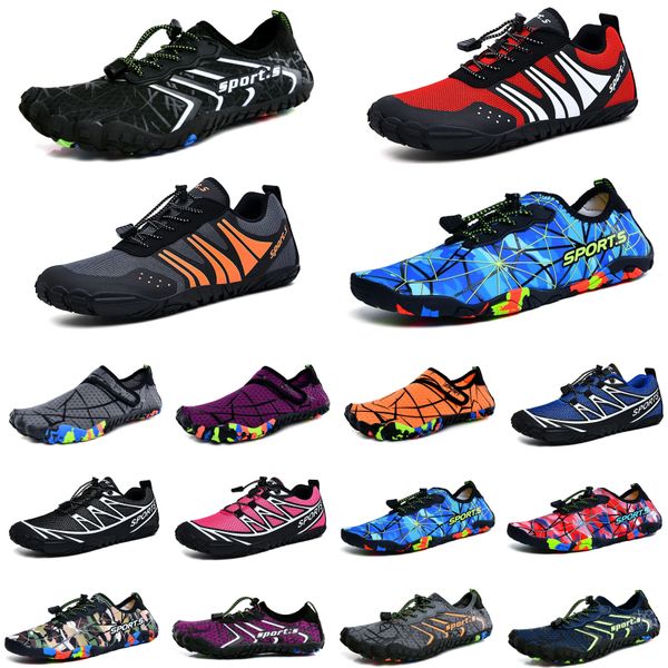 Scarpe da acqua giallo grigiomarrone scarpe da guado blu scuro scarpe da spiaggia coppia scarpe da ginnastica creek con suola morbida pelle grigia a piedi nudi snorkeling trampolieri fitness scarpe da ginnastica sportive da donna