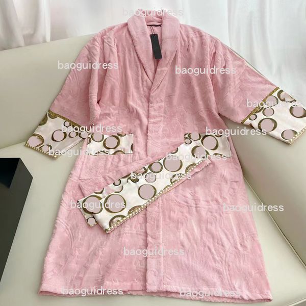 2023 designer abiti da biancheria da uomo più dimensionali abiti da spiaggia da donna abiti da spiaggia casual camicia di luxurys camicia abito barocco Immagine stampa un ritratto