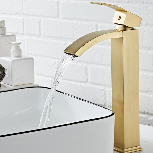 Torneiras de pia da pia do banheiro Torneira de latão escovada Torneira de banheiro dourado escovado Torneira única Torrada para Pia de Banheiro Pia FAUCET FAUCET FAUCET 230311