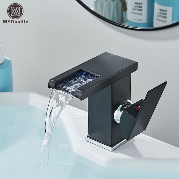 Rubinetti per lavandino del bagno Rubinetto per lavabo a cascata a LED nero Rubinetto per bagno con montaggio su piano Miscelatori per acqua fredda a tre cambiamenti di colore in base al flusso d'acqua 230311