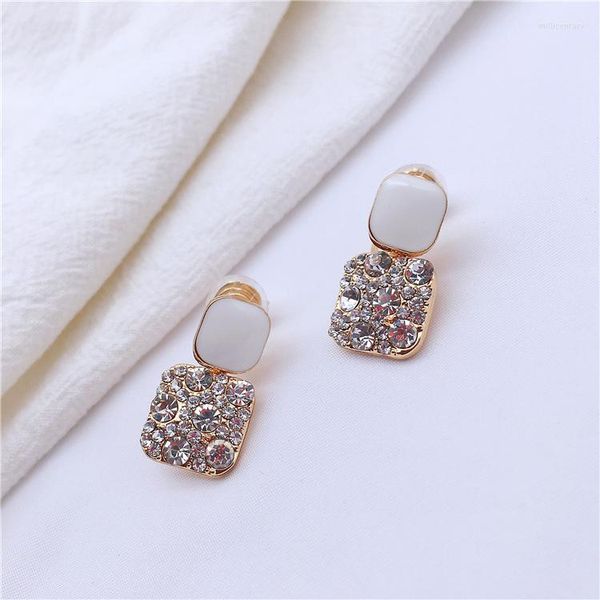 Brincos Brincos da Coréia do Sul East Gate Ultra-Flash Diamond Square Fashion Temperamental Combater atmosférico Studs curtos