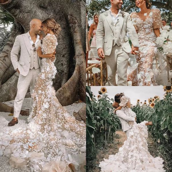 2023 Blumen-Spitze-Boho-Hochzeitskleid, 3D-Blumenapplikationen, kurze Ärmel, rückenfrei, sexy Champagner, Meerjungfrau-Brautkleider, atemberaubende romantische Strandbrautkleider
