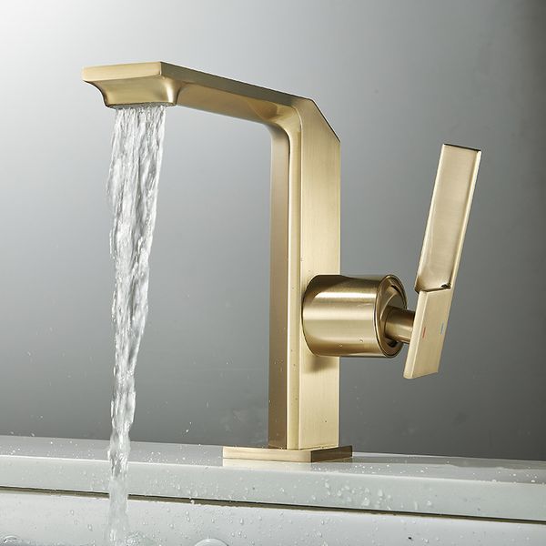 Rubinetti per lavandino del bagno Rubinetto per lavabo Tuqiu Spazzola in ottone massiccio Rubinetto per bagno in oro Miscelatore per acqua fredda e acqua Rubinetto per lavabo Maniglia singola Rubinetto da piano 230311