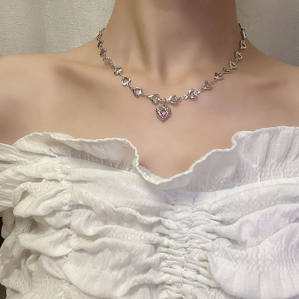 Afshor Pink Crystal Heart Pingente Pingente Mulheres Luz Luxury Girl Emo Punk Grunge Lovely Clavicle Chain Moda dos namorados Presentes do Dia dos Namorados