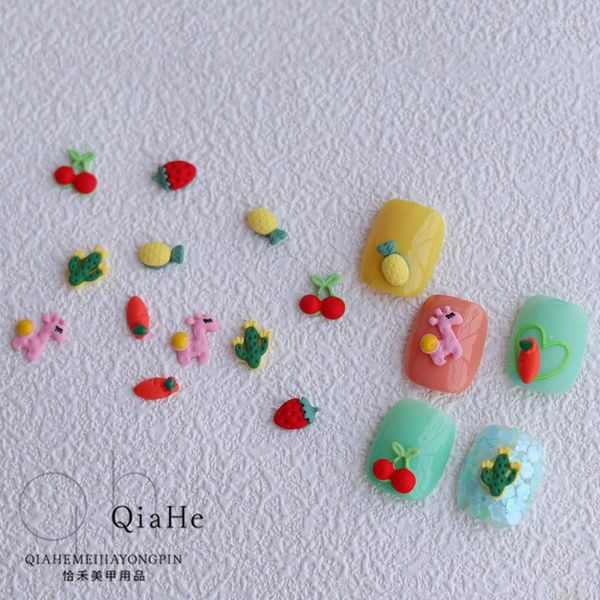 Decorações de arte da unha 10pcs Fruit Charms Fete Straberry Cherry Pineapple Horse Designer para decoração Diy Resin Kawaii Acessório