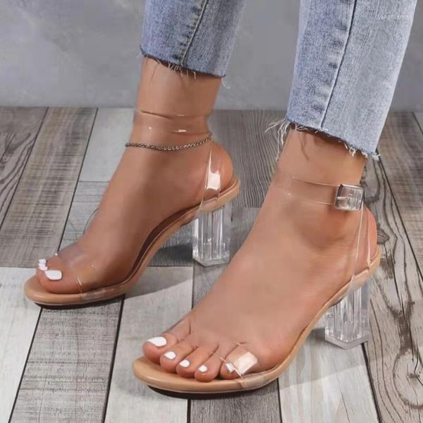 Vestido sapatos para mulheres 2023 Moda de verão uma palavra com transparentes saltos de cristal altos sandálias femininas grossas plus size 42 senhoras