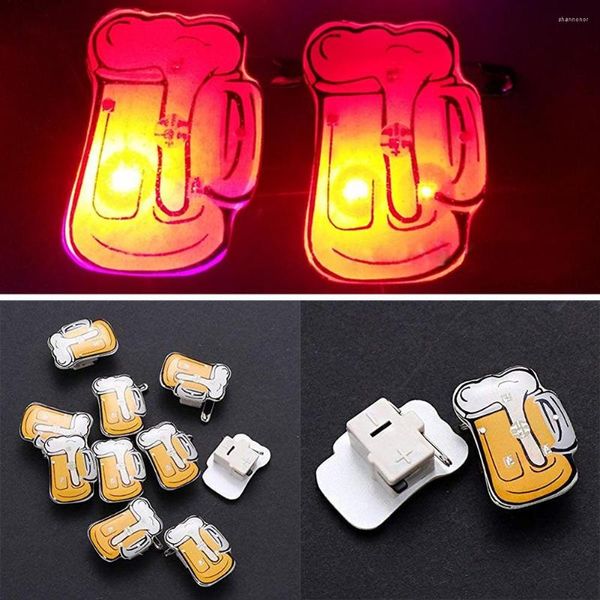 Broschen 5 Stücke Cartoon Nette LED Bier Wein Tasse Kunststoff Brosche Pins Kinder Erwachsene Weihnachtsfeier Leuchtendes Geschenk Schmuck Abzeichen