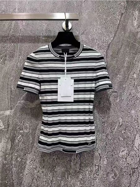 Chan Ana Sayfa 2023 Yaz Yeni Kadın T-Shirt Stripe Seksi Üst Sınıf Üst ​​Düzey Sıradan Gömlek Ootd CCCC Logo Mektupları Örgü Polo Gömlek Anneler Günü Doğum Günü Hediyesi