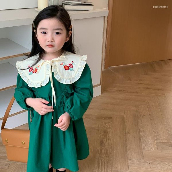 Vestidos de menina coreanos 2-6 anos meninas 2023 Spring Kids Boutique Flor bordada Big Lapeel Princess Dress Roupos de outono