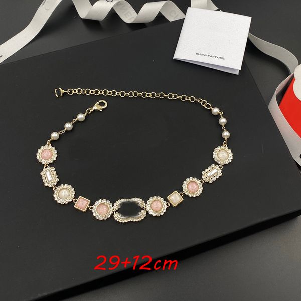 18 Karat vergoldete Messing-Kupfer-Anhänger-Halskette, luxuriöse Damen-Designer-Marke, C-Buchstabe-Inlay, Strass-Perlen-Blumen-Halsketten, Halsbandkette, Hochzeitsschmuck, Liebesgeschenke